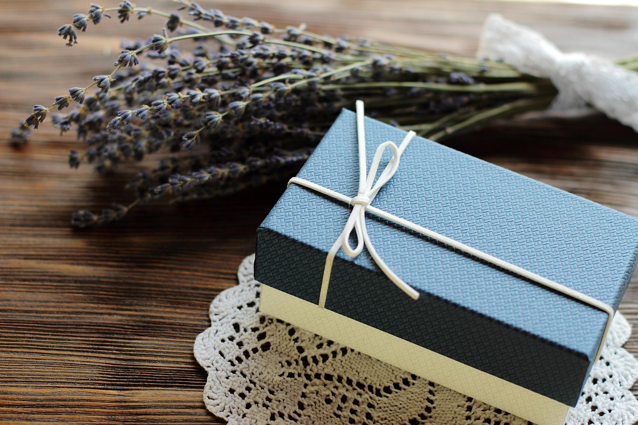 blue, flower background, bow, box, brown, celebration, christmas, craft, decoration, event, flower, for man, gift, lavender, love, flower wallpaper, male, napkin, happy birthday, present, ribbon, rustic, surprise, valentine, nature, beautiful flowers, vintage, wooden, wrapped
