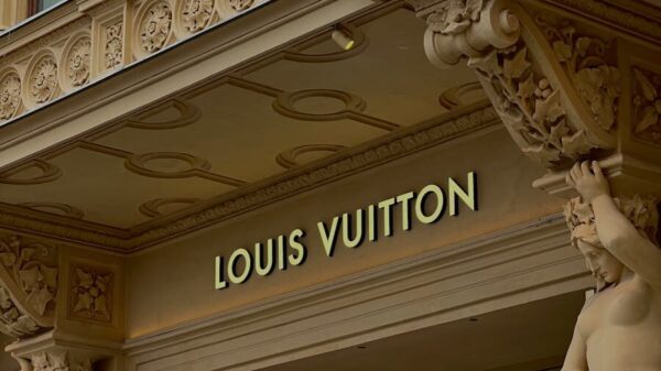 Facade of the Louis Vuitton store in historic Vienna, showcasing luxury and architectural beauty.