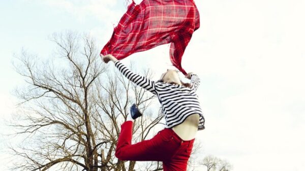free, freedom, girl, young woman, woman, cloth, red, heaven, ease, happiness, multicoloured, feelings, ballet, jeans