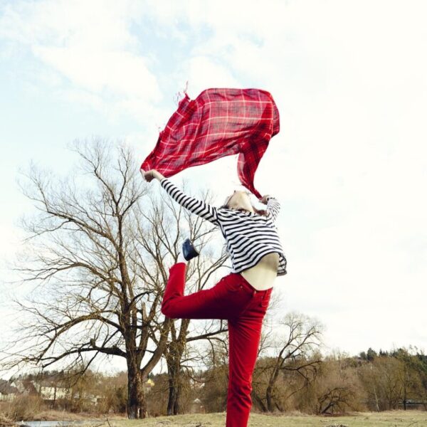 free, freedom, girl, young woman, woman, cloth, red, heaven, ease, happiness, multicoloured, feelings, ballet, jeans