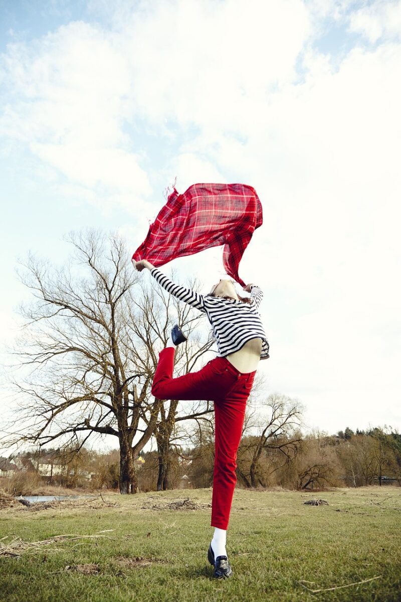 free, freedom, girl, young woman, woman, cloth, red, heaven, ease, happiness, multicoloured, feelings, ballet, jeans
