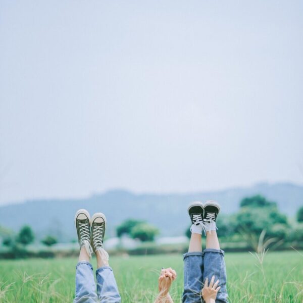 friends, feet, field, girls, together, friendship, happy, cute, meadow, park, outdoors, aesthetic wallpaper, phone wallpaper, iphone wallpaper