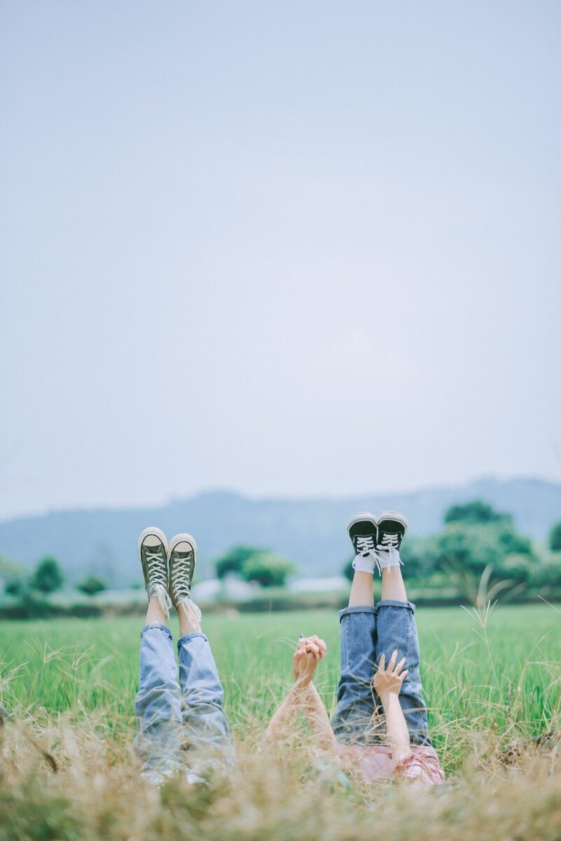 friends, feet, field, girls, together, friendship, happy, cute, meadow, park, outdoors, aesthetic wallpaper, phone wallpaper, iphone wallpaper