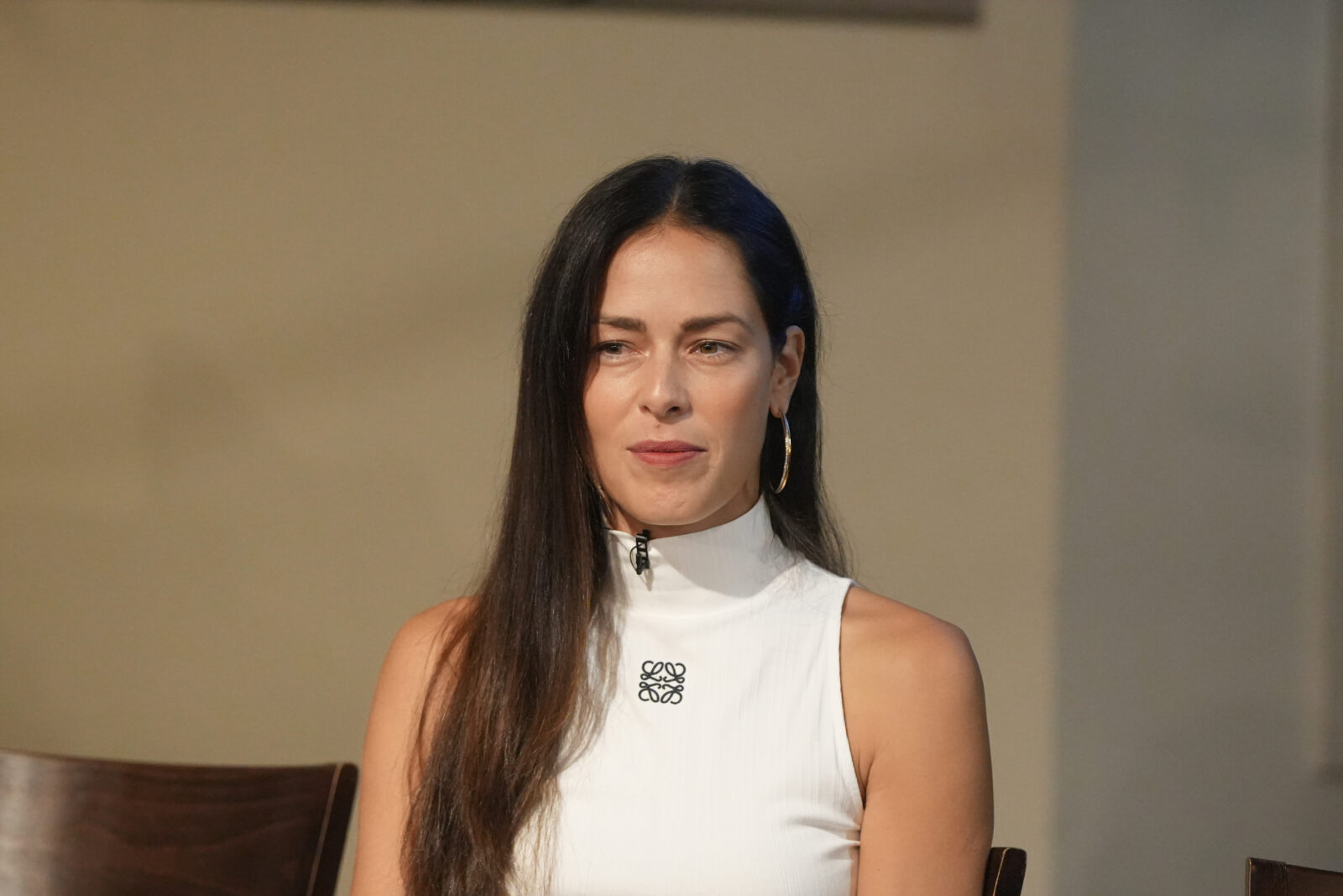 In the Delfi bookstore, SKC, as part of the event dedicated to digital literacy and the prevention of digital violence, organized by UNICEF in Serbia, the national ambassador of UNICEF, Ana Ivanovic, addressed those present. U knjizari Delfi, SKC u sklopu dogadjaj posvecen digitalnoj pismenosti i prevenciji digitalnog nasilja, koji je organizovao UNICEF u Srbiji prrisutnima se obratila nacionalna ambasadorka UNICEF-a Ana Ivanovic.