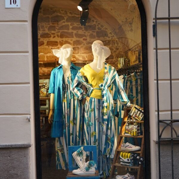 a couple of statues in a doorway