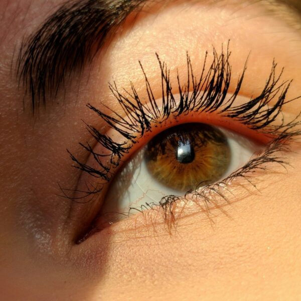 woman left eye