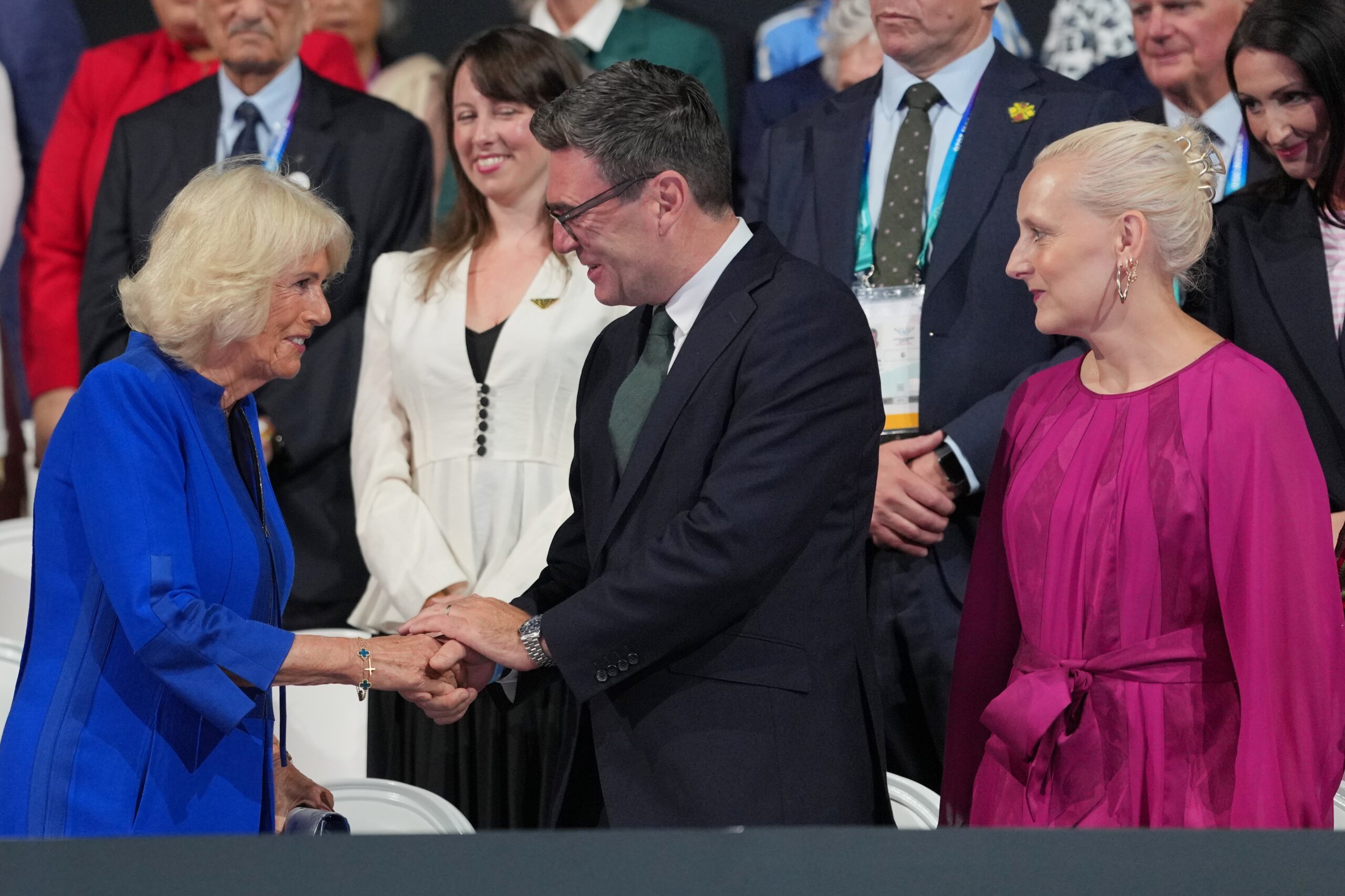 Supruga premijera osvajala u svilenoj haljini britanskog brenda