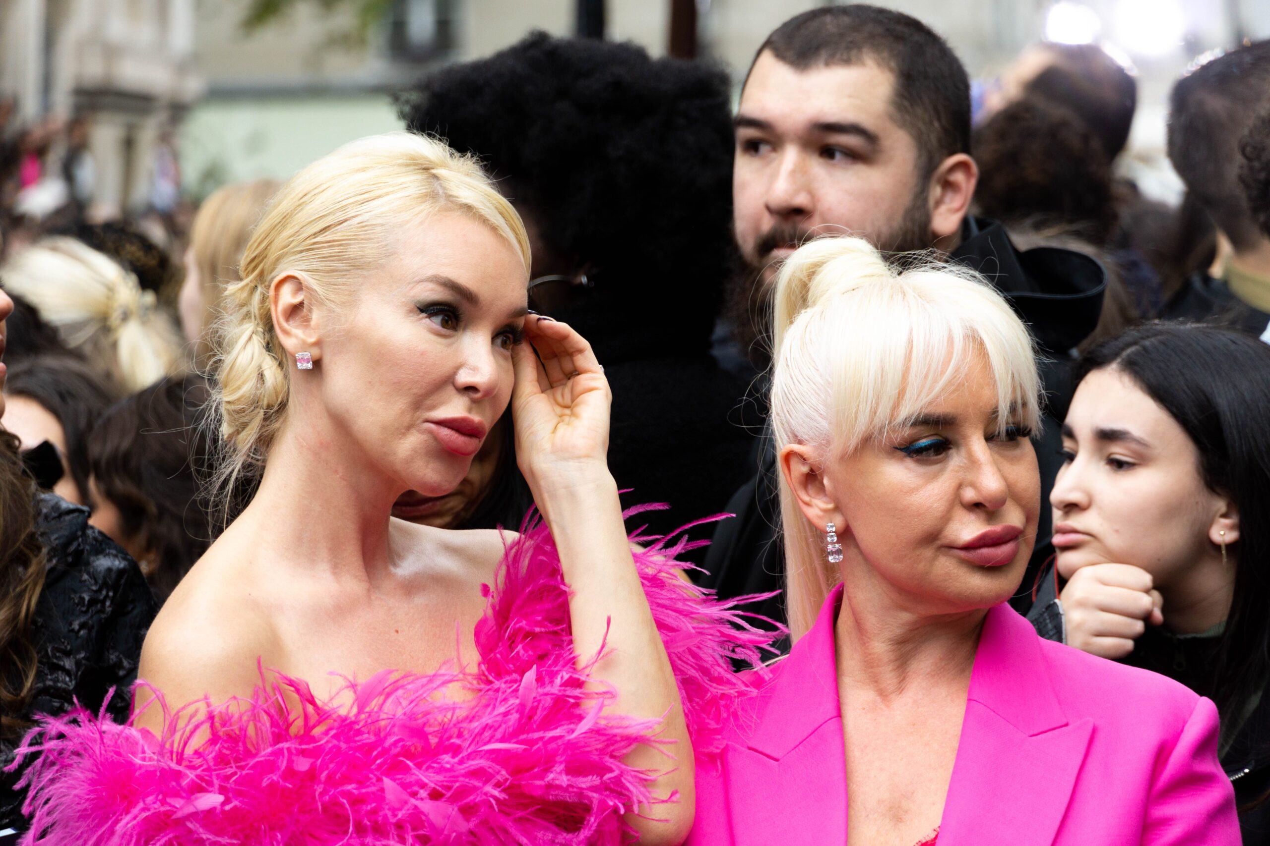 Kim Kardašijan impresionirala javnost sa Ludovicom u provokativnom stajlingu