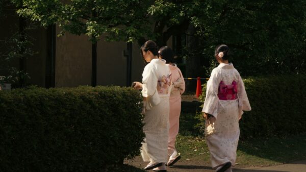 Kimono je hit leta: Kako ga nositi i kombinovati
