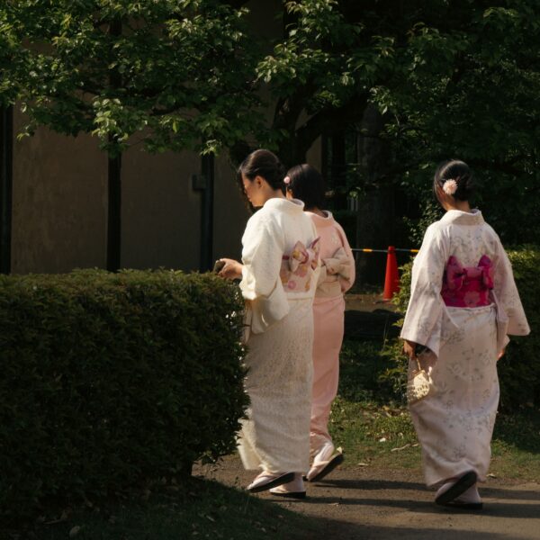 Kimono je hit leta: Kako ga nositi i kombinovati