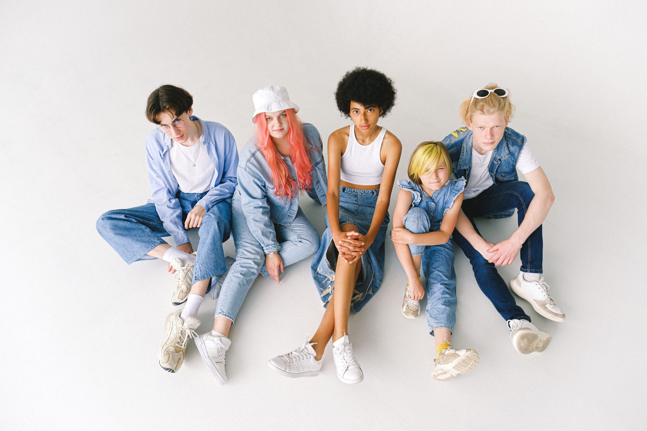 Modni trendovi: Gen Z i milenijalski editori u debati – debata o modnim trendovima