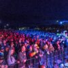 Faouzia u čarobnim korzetima i pletenicama na Lollapalooza festivalu – Faouzia na Lollapalooza festivalu