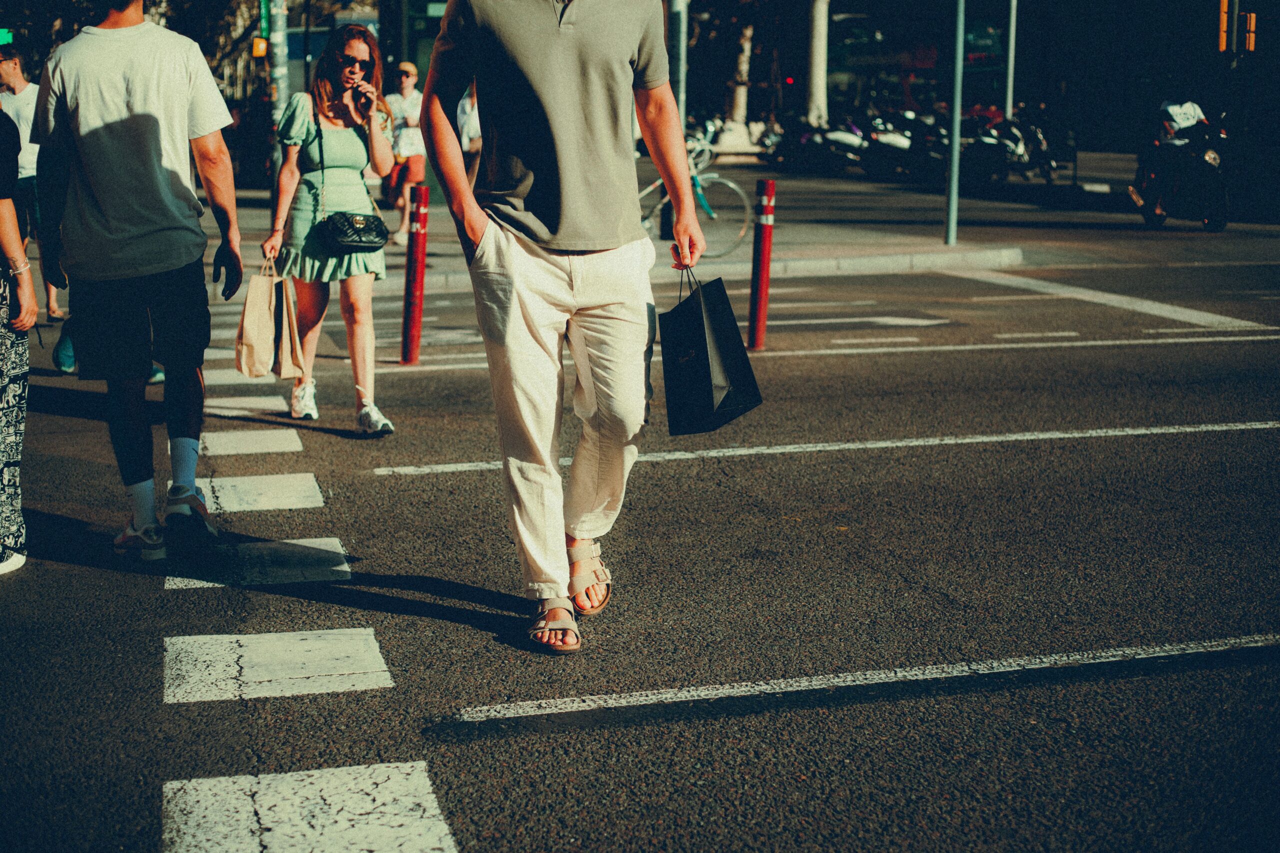 Mango lansirao lagane čokoladno braon pantalone od lana