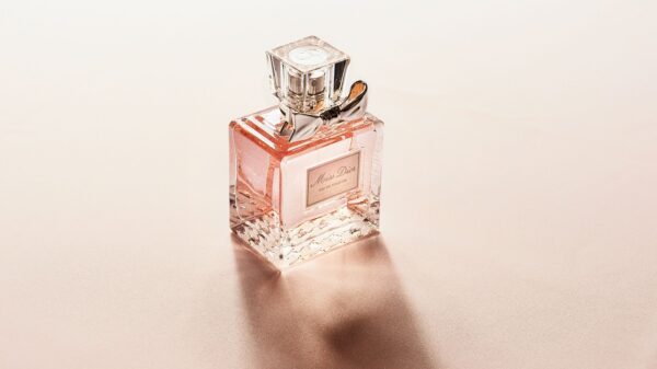 Dior lansirao novu verziju kultnog parfema Miss Dior – Dior Miss Dior parfem
