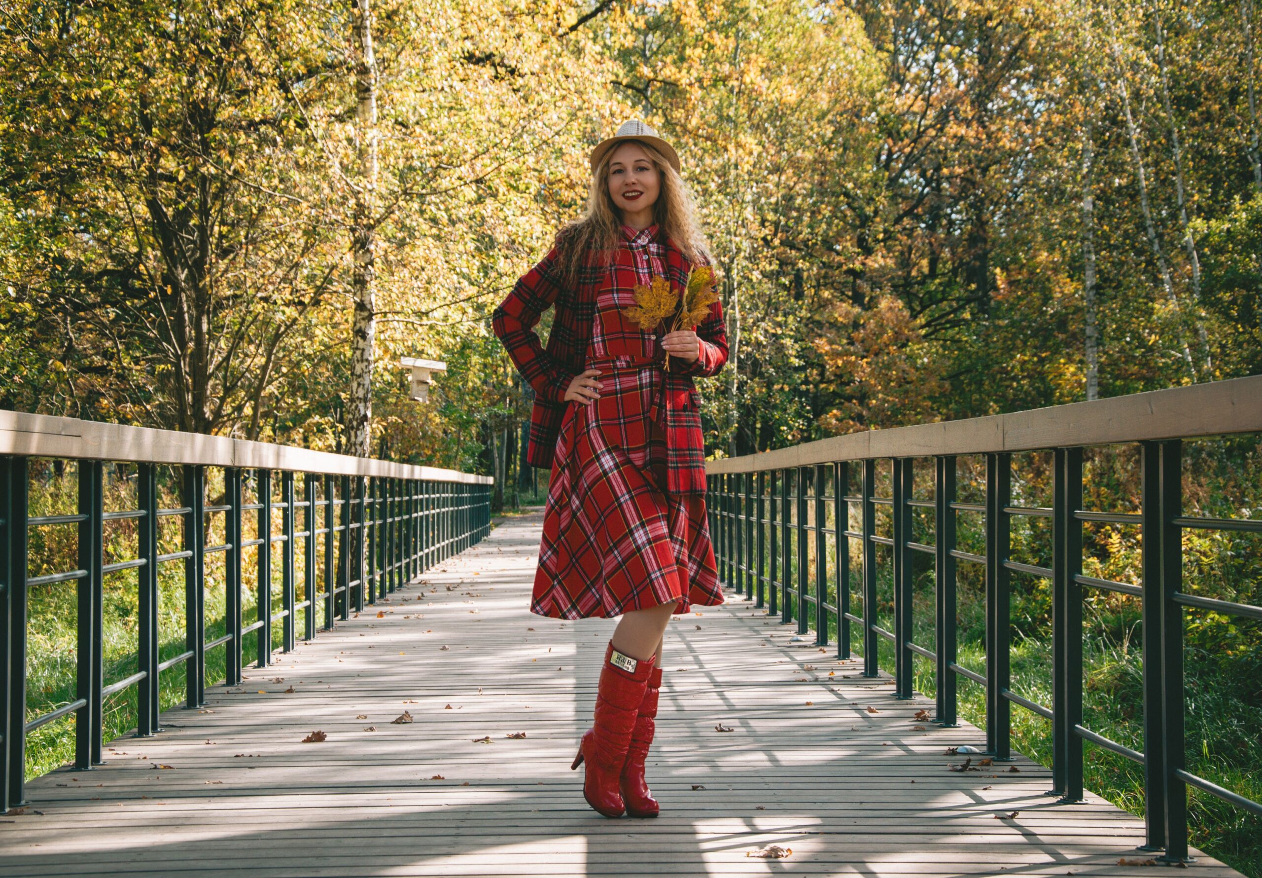 Zara haljina u čokoladnoj boji osvajaju jesen