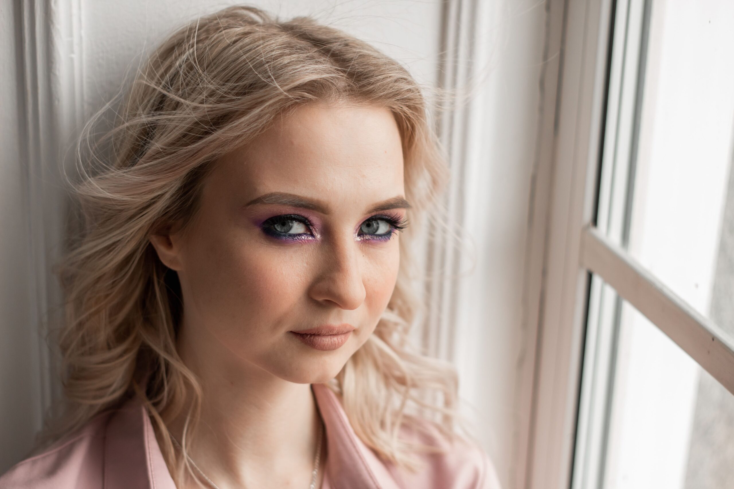 Anti-blush trend menja način šminkanja ove jeseni