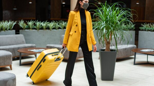 Elegantne ravne cipele za savršen aerodromski outfit – Celine Jazz Shoes