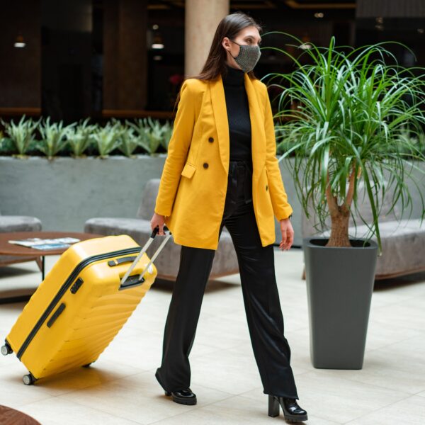 Elegantne ravne cipele za savršen aerodromski outfit – Celine Jazz Shoes