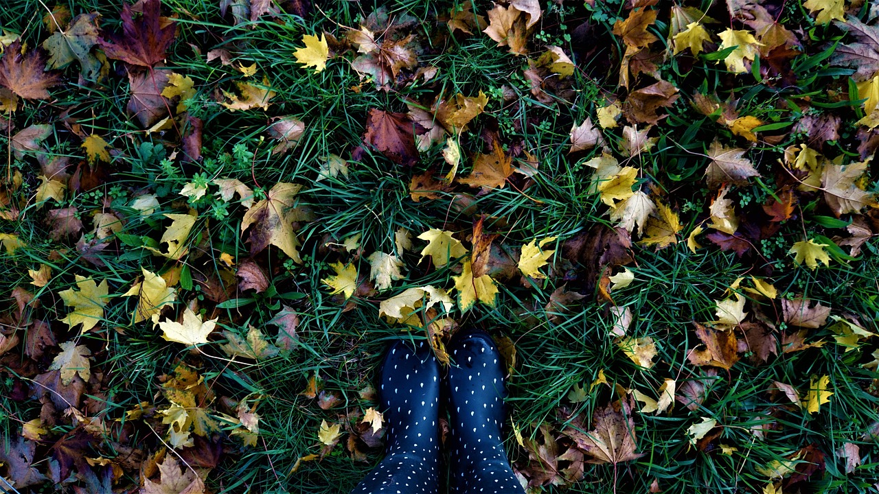 Sive hulahopke su must-have komad za jesen 2026